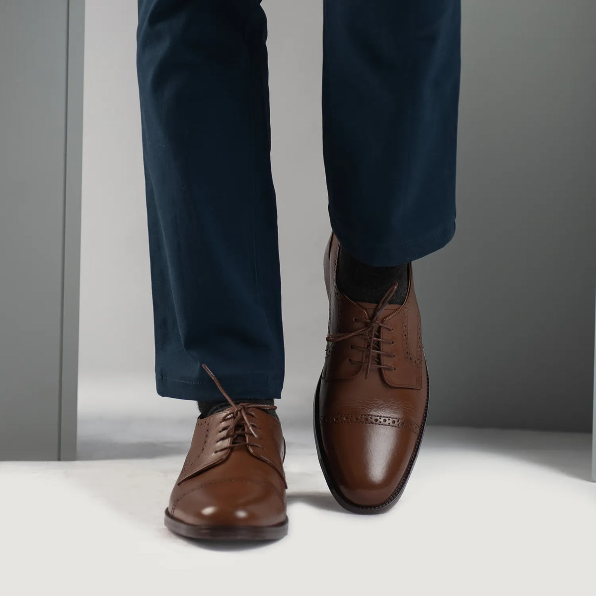 Dirk Brogues Derby Brown Leather Shoes