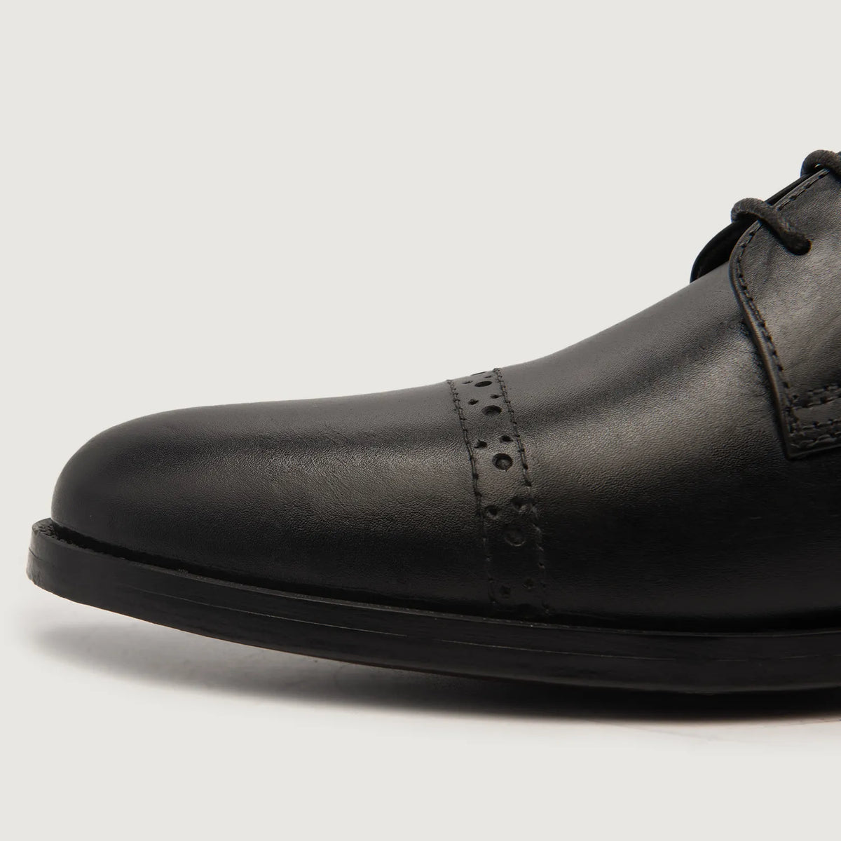 Dirk Brogues Derby Black Leather Shoes