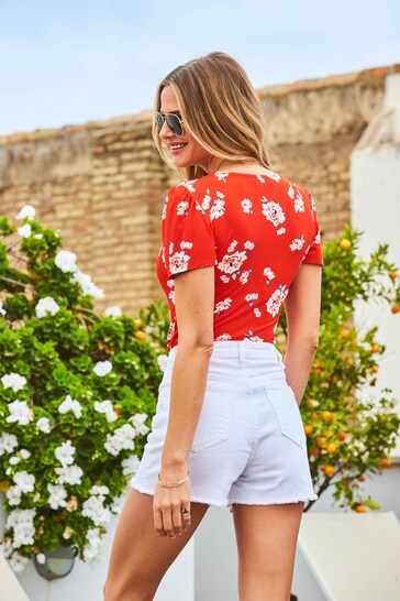 Vibrant Tropical Floral Blouse for Summer Chic Style